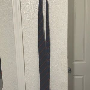 JACK DANIELS EXCLUSIVE TIE... THIS TIE IS THE PERFECT CHRISTMAS GIFT FOR ANY MAN